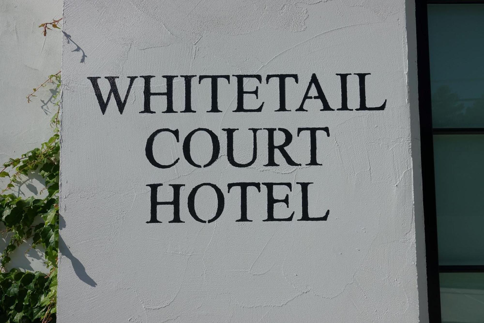 Whitetail Court Hotel Fredericksburg Exterior photo